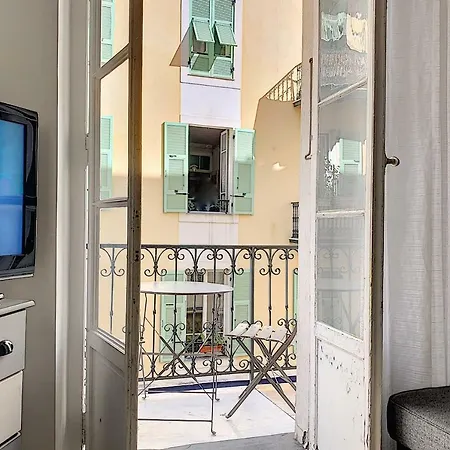 Centre Notre Dame Apartment